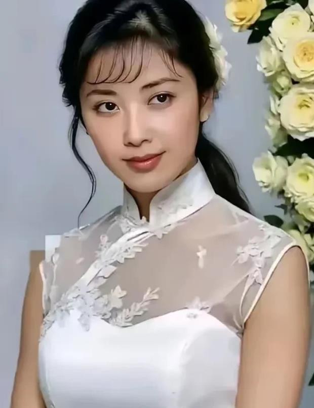 她是全世界男人都想娶的类型，她是多少男人心中的白月光，她美了一辈子，现在虽然老了