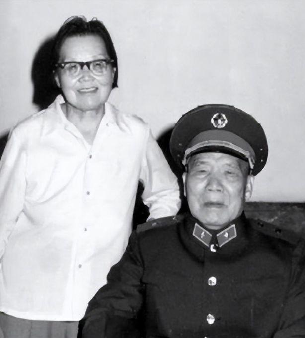 李达择偶记，战友牵红线