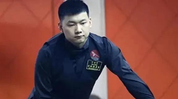 斯诺克武汉公开赛8强出炉:
①、龙泽煌——28岁，5-4逆转沃拉斯顿
②、斯佳辉