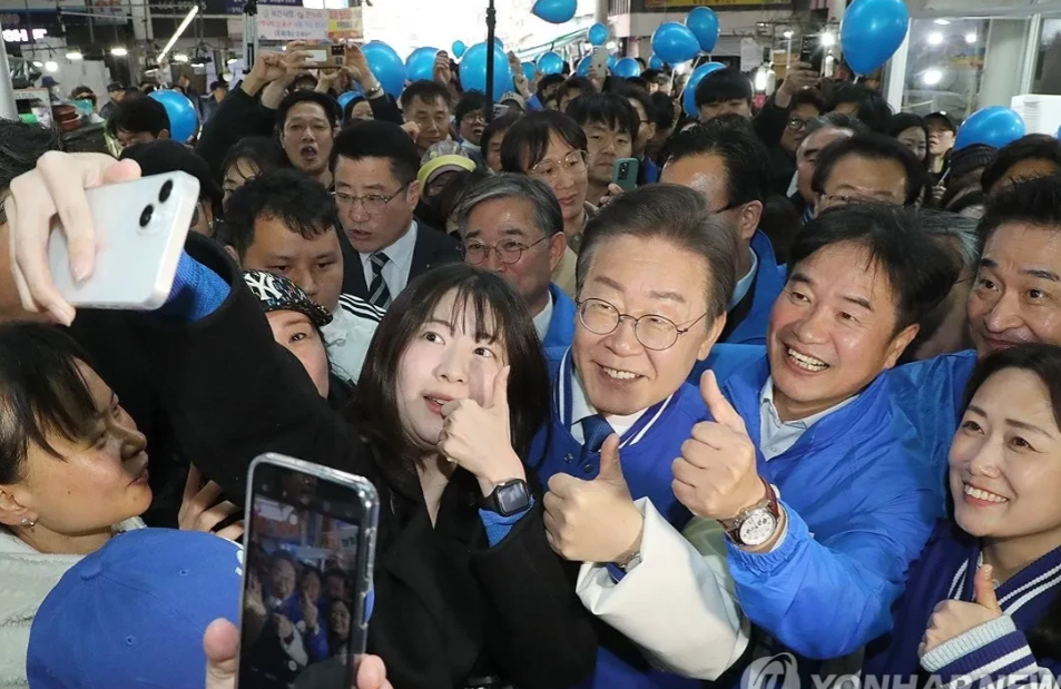 “美国担心，要是用中文说‘谢谢’的韩总统上台…”。李在明不允许韩国介入台湾省事情