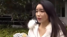 江苏盐城，一女子与相亲对象线下见面，一口气点了8000多的菜，男子问她要不要点瓶