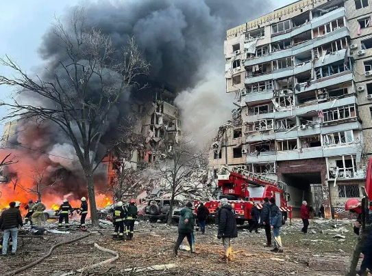 家人们，俄乌冲突把乌克兰害惨了！曾经4300万人口，热热闹闹的国家，2022年战