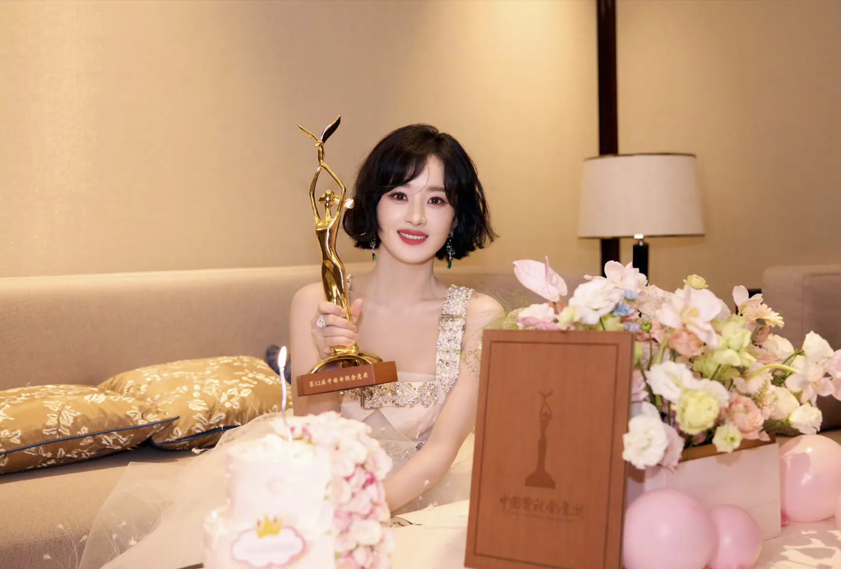 赵丽颖影视成就追平陈道明，将超章子怡