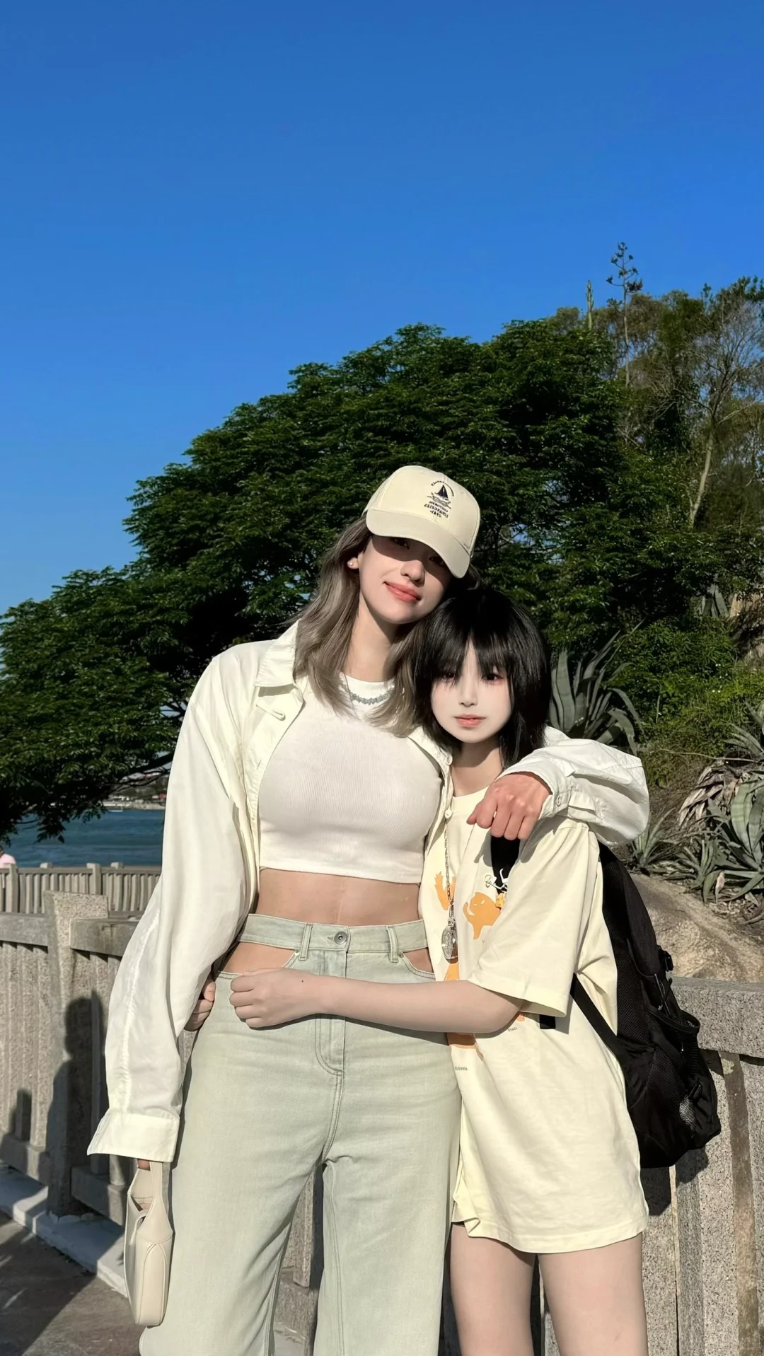 在海边偶遇卡琳娜了啊啊啊
本人好美脸好小也好温柔，给自己狠狠p了一下但是卡琳娜根