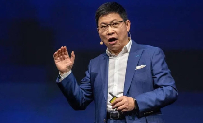 
华为幸亏有任老爷子在，要不然凭余承东的个性，早就杀的汽车市场一片哀嚎。
余承东