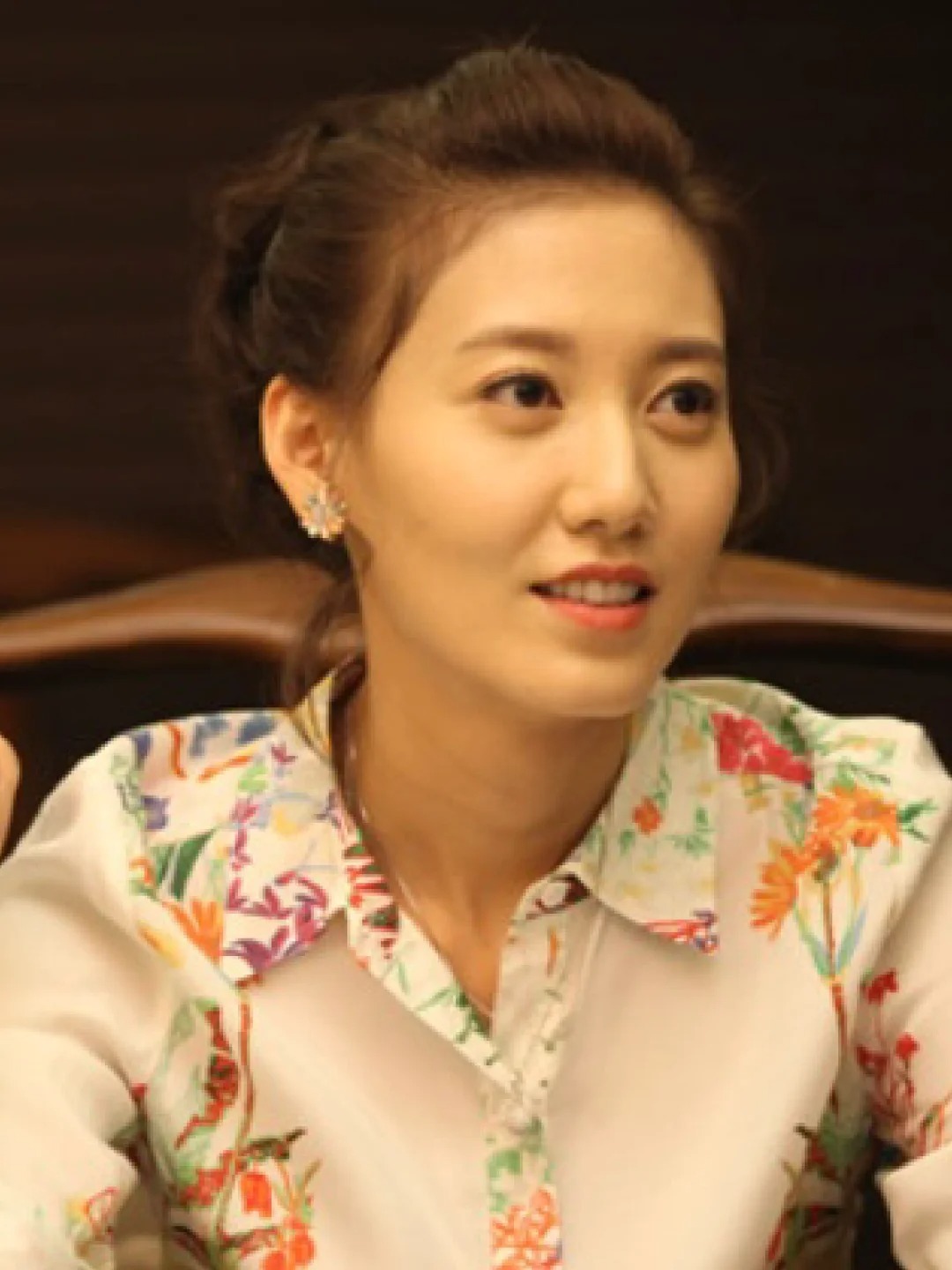 她是娱乐圈里的一股清流，出道25年零绯闻，如今儿女双全老公成谜！
	
是《知否知