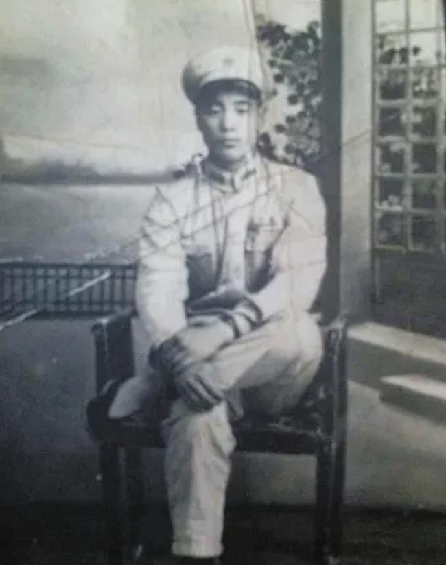 1944年，八路军干部陈克被俘，敌人把他押到刑场杀害，可行刑当天，一个汉奸抓来一