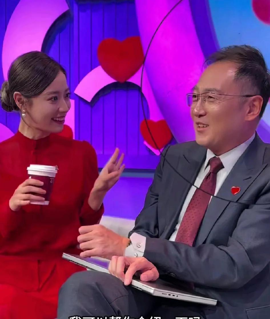 司雯嘉竟然要给上海台新闻主播臧喜当红娘，不过臧喜似乎没给她这个机会。司雯嘉说自己