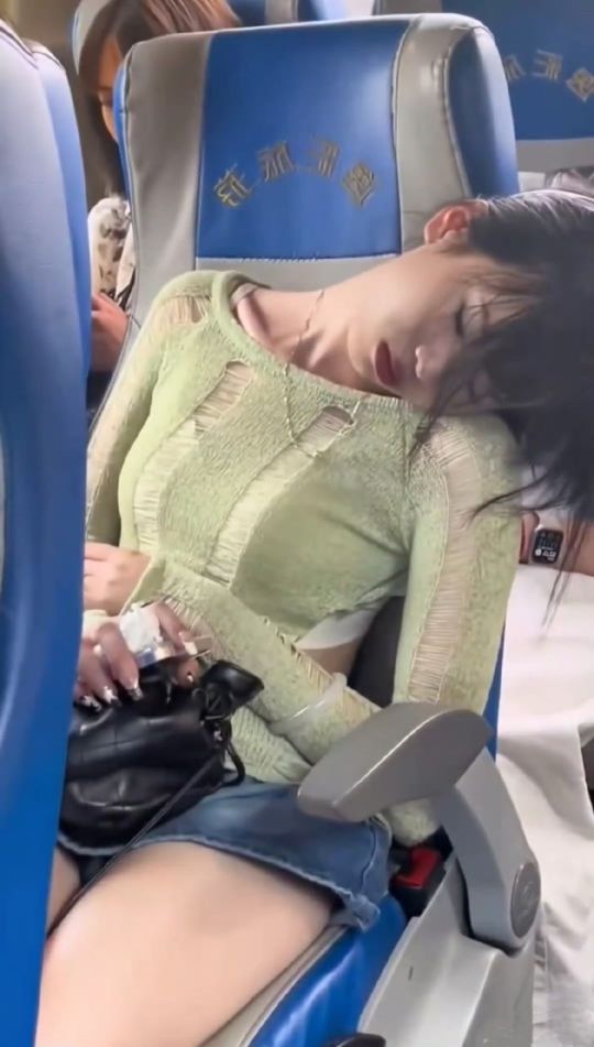 看样子是真困呀