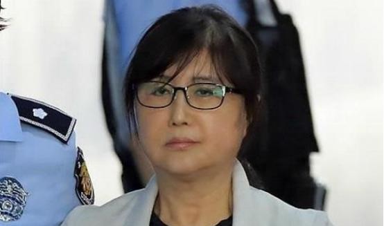 韩国的“崔顺实事件”到底有多严重？

这么说吧，一个没经过选举的人，居然能插手国