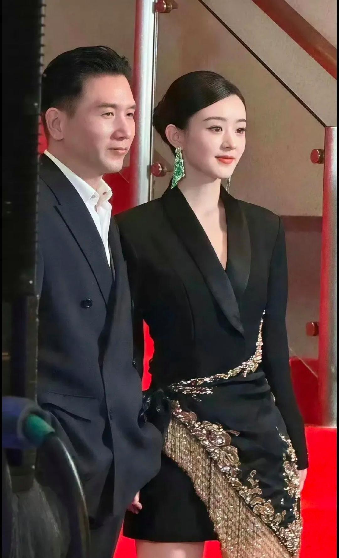 赵丽颖竟然因为这个造型脱粉，这个裙子好好看啊，西装低调，下面金流苏花样又华贵风情