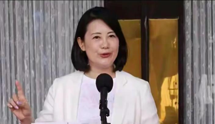 女“台独”的反应来了！美国总统拜登宣布退选，民进党“立法院”党团干事长吴思瑶称，