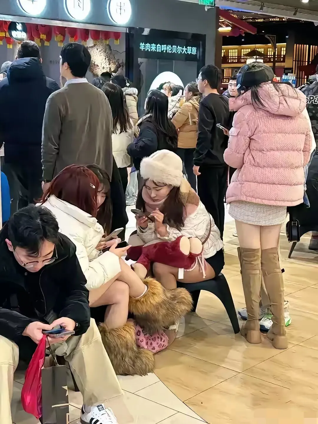 从免签后的韩国人的消费能力来看，韩国绝不是一个伪发达国家