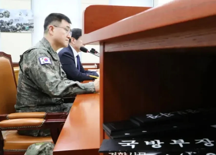 韩国国防部代理部长官金宣浩：经与特战司令官核实，未提供实弹