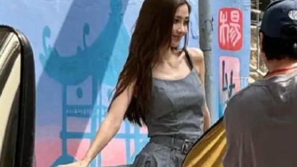 万万没想到，35岁杨颖兜兜转转干回“老本行”，活成内娱最大笑话