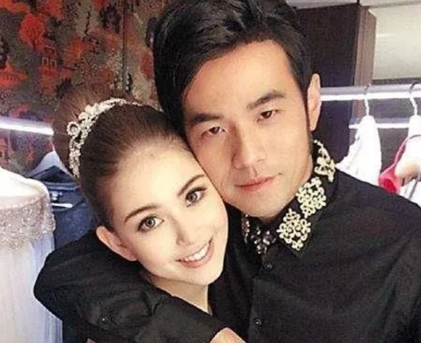 周杰伦爱妻人设存疑？