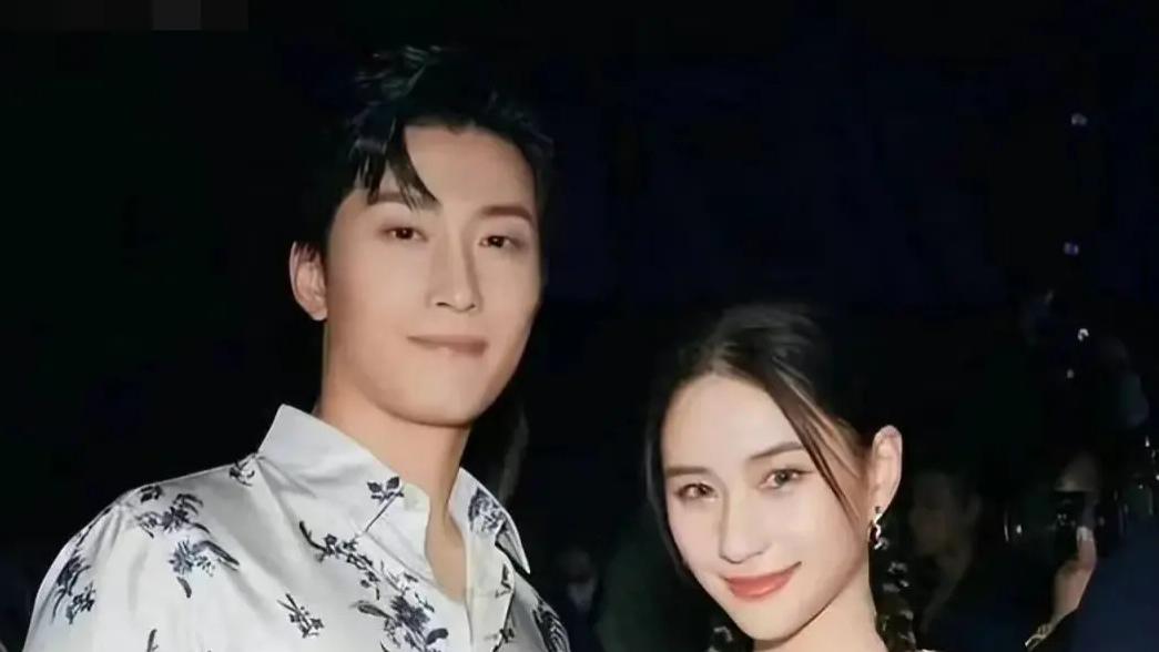 何超莲窦骁传婚变？活动现场男方冷漠脸，三个细节暗示关系不和谐