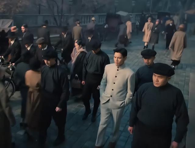 长得丑演技还尬,满脸写着“关系户”的5位艺人,看着就让人窝心(长得丑演技好的演员)-第44张图片-九妖电影 长得丑演技还尬,满脸写着“关系户”的5位艺人,看着就让人窝心(长得丑演技好的演员)-第44张图片-九妖电影