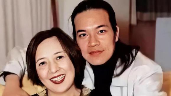 11亿分手费，39条内裤，男星被包养11月精神失常，60岁剃度出家！
