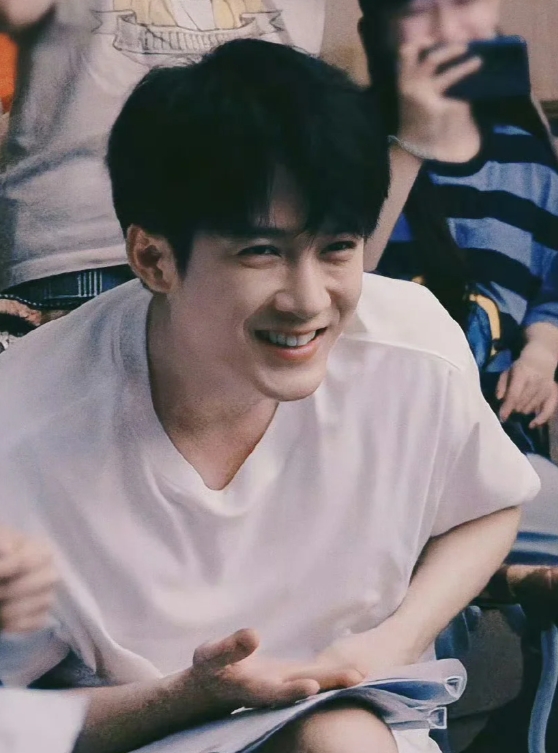 檀健次，从舞者到演员的华丽蜕变