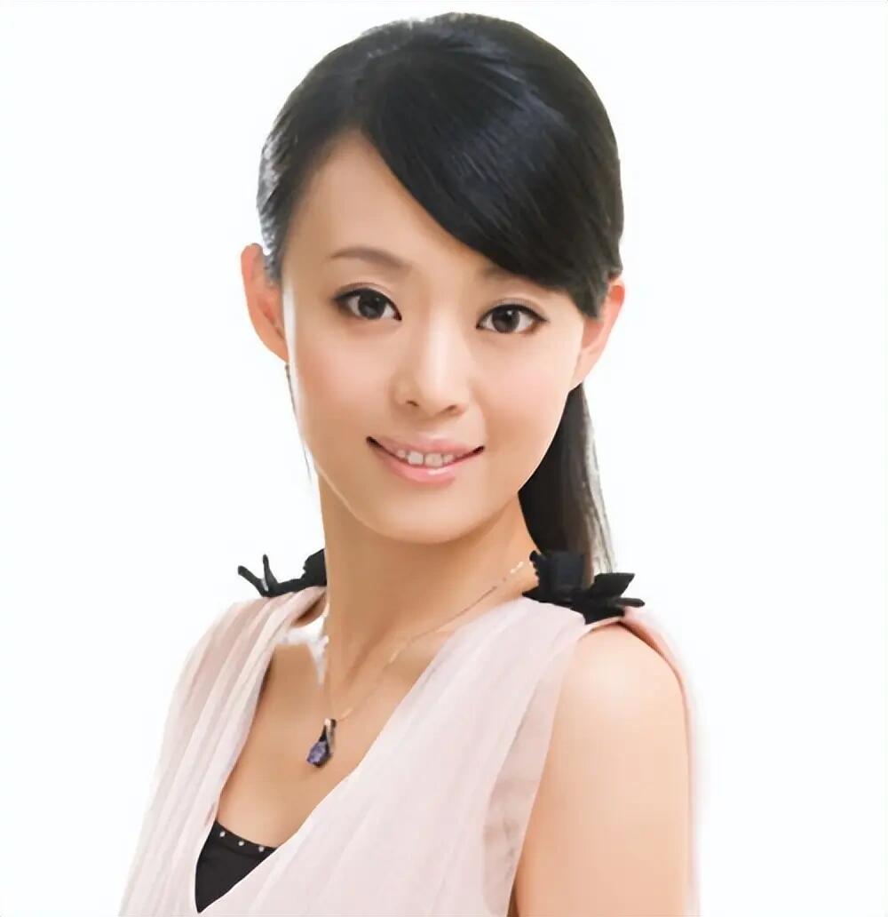 董卿泪洒邱园园离世