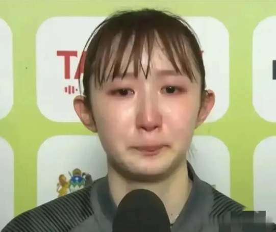 被彻底击败了！回到日本后，早田希娜说了几句发自内心的话，令人感动。

1、孙颖莎