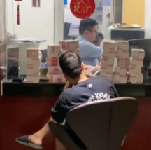 “是个狠人！”广东广州，一男子曾生意失败，又身患癌症，他非但不悲观，反而突发奇思