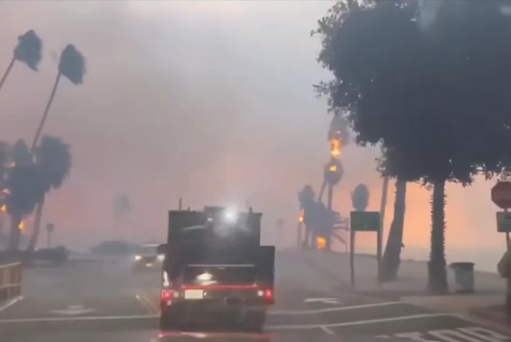 是报应还是天灾？洛杉矶山火大爆发！

美国加利福尼亚州南部洛杉矶县太平洋帕利塞德