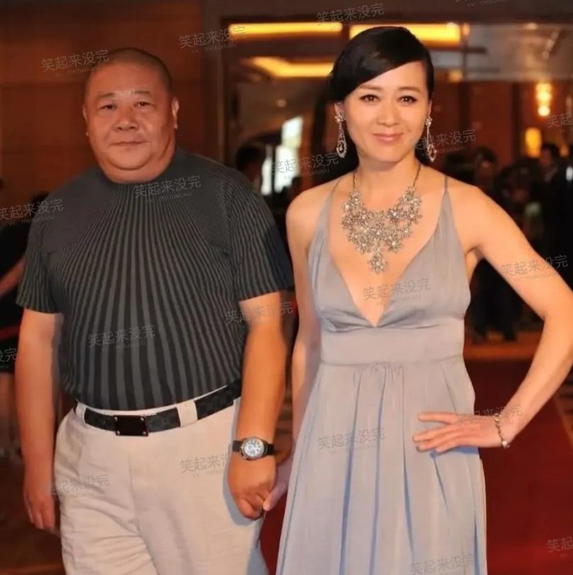 认出他俩的不多，两位演技都杠杠的，就是如今都不咋拍戏了。右边的长相温婉，擅长出演