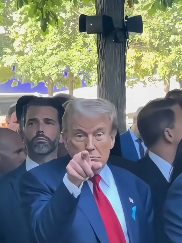 还没当上总统，特朗普就迎来了5个噩耗，美国或退出北约。

第一件事，以色列闯下大