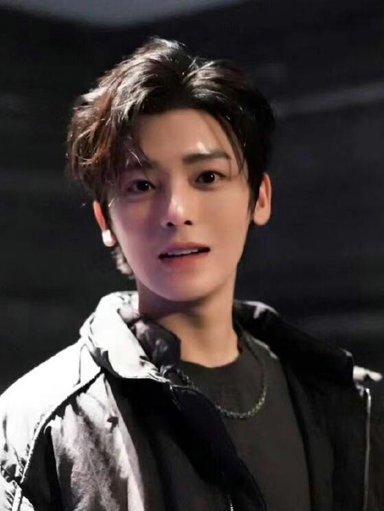 侯明昊：恋综中的独特魅力