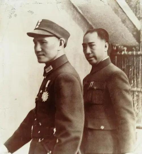 1942年，国民党河南督察专员韦孝儒被人绑架后活埋。蒋介石大怒，让战区长官蒋鼎文