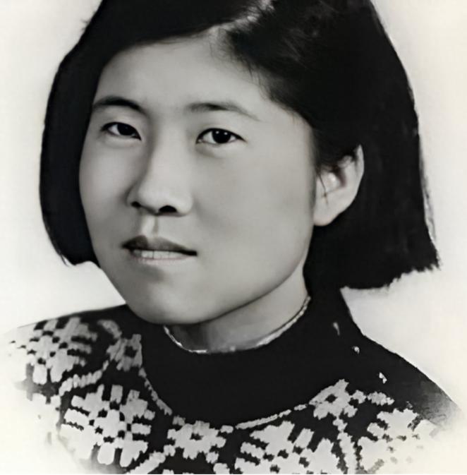 1958年，爱国将领杨虎城的女儿杨拯陆在婚礼前离奇失踪，几日后，人们在冰雪之中发