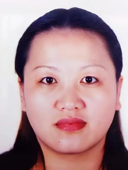 2000年，上海海事局的一名女出纳员，34岁的顾震芳，因贪污92万元公款，在声称
