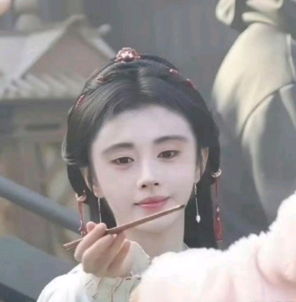 她没有刘海后变成了这样！？