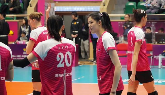 李盈莹领衔，两副攻新星入选，高意无缘，中国女排集训名单预测