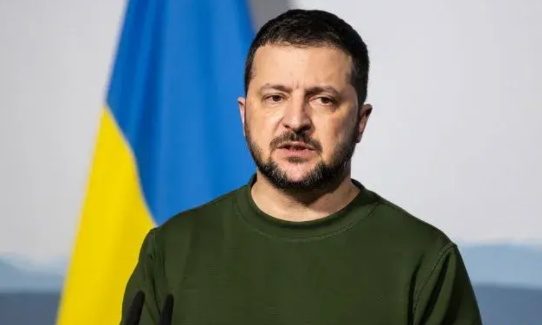 再难也比不过开战之时的难
        令人匪夷所思的事发生了，大漂亮主人一变