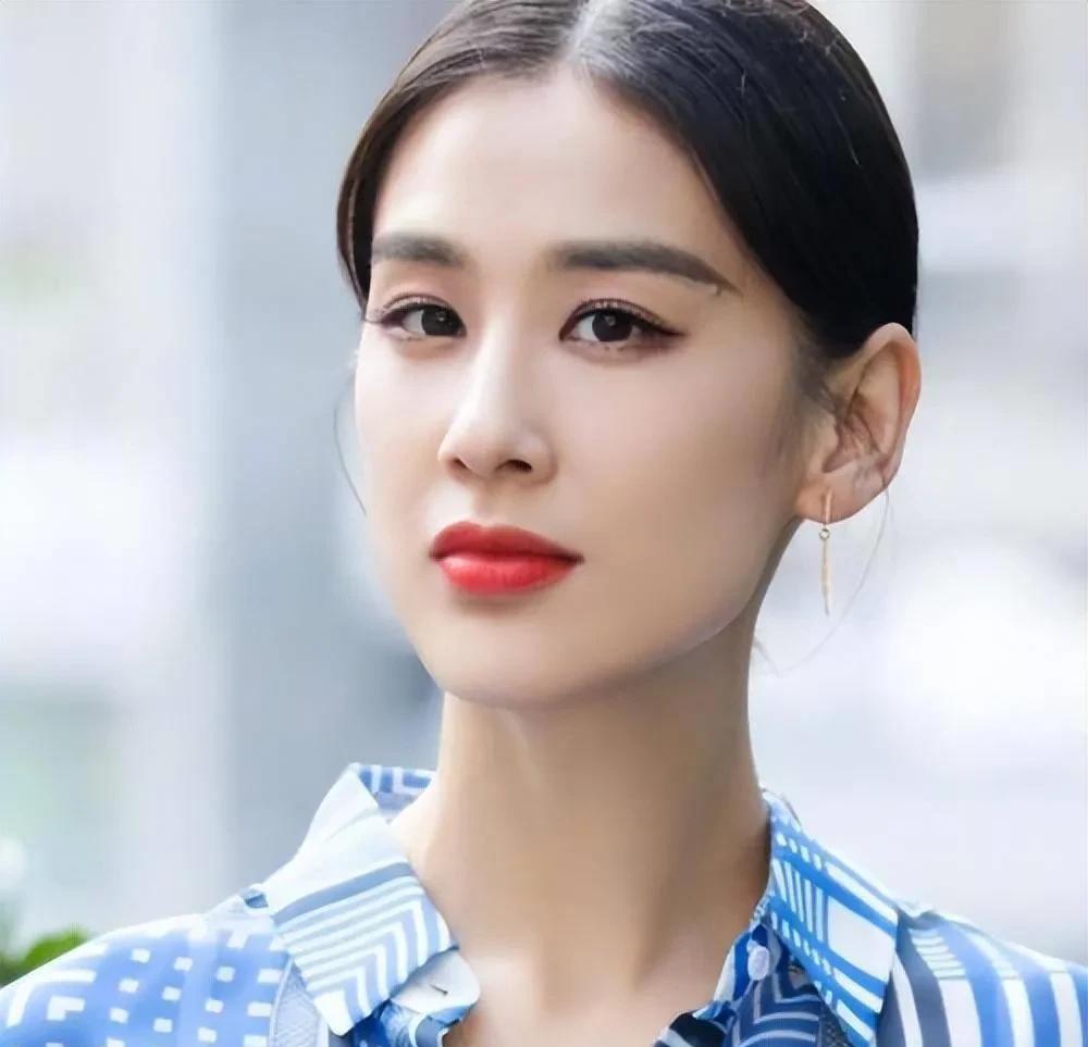 又一对神仙眷侣要分道扬镳了吗？娱乐圈真的是热闹呀。
黄圣依和扬子这一对，没想到越