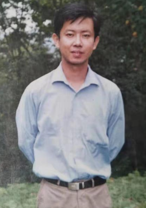 2019年，优秀教师周安员，因拒绝向学生道歉以及赔偿930元，从长江大桥上一跃而