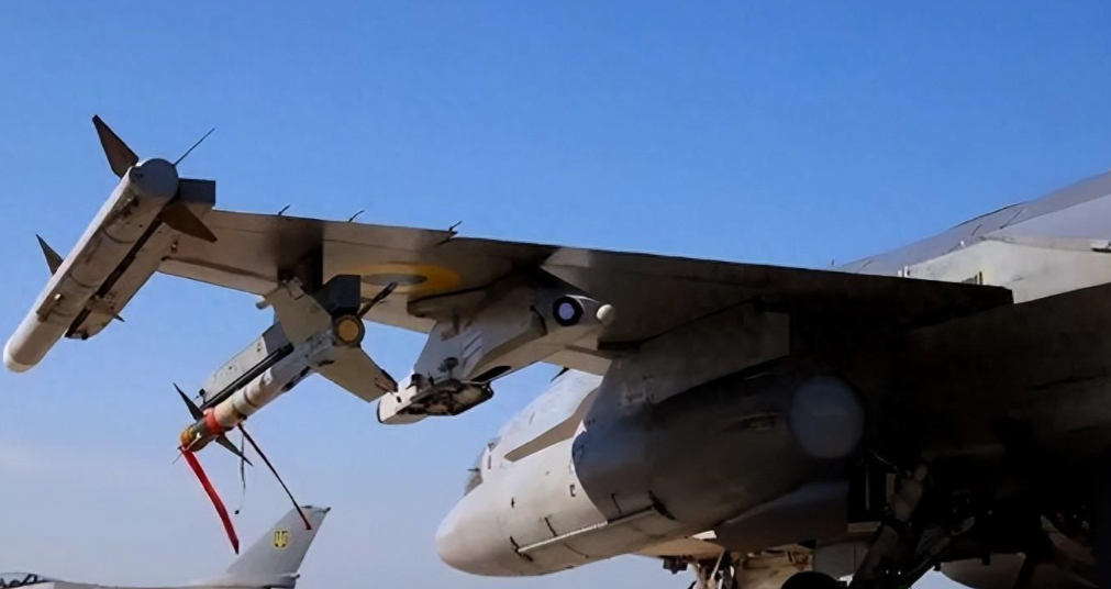 美国战机口碑要砸，乌只拿到简配版F16，俄新型空空导弹服役


乌克兰期盼已久的