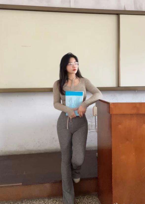 高中女教师的日常穿搭！