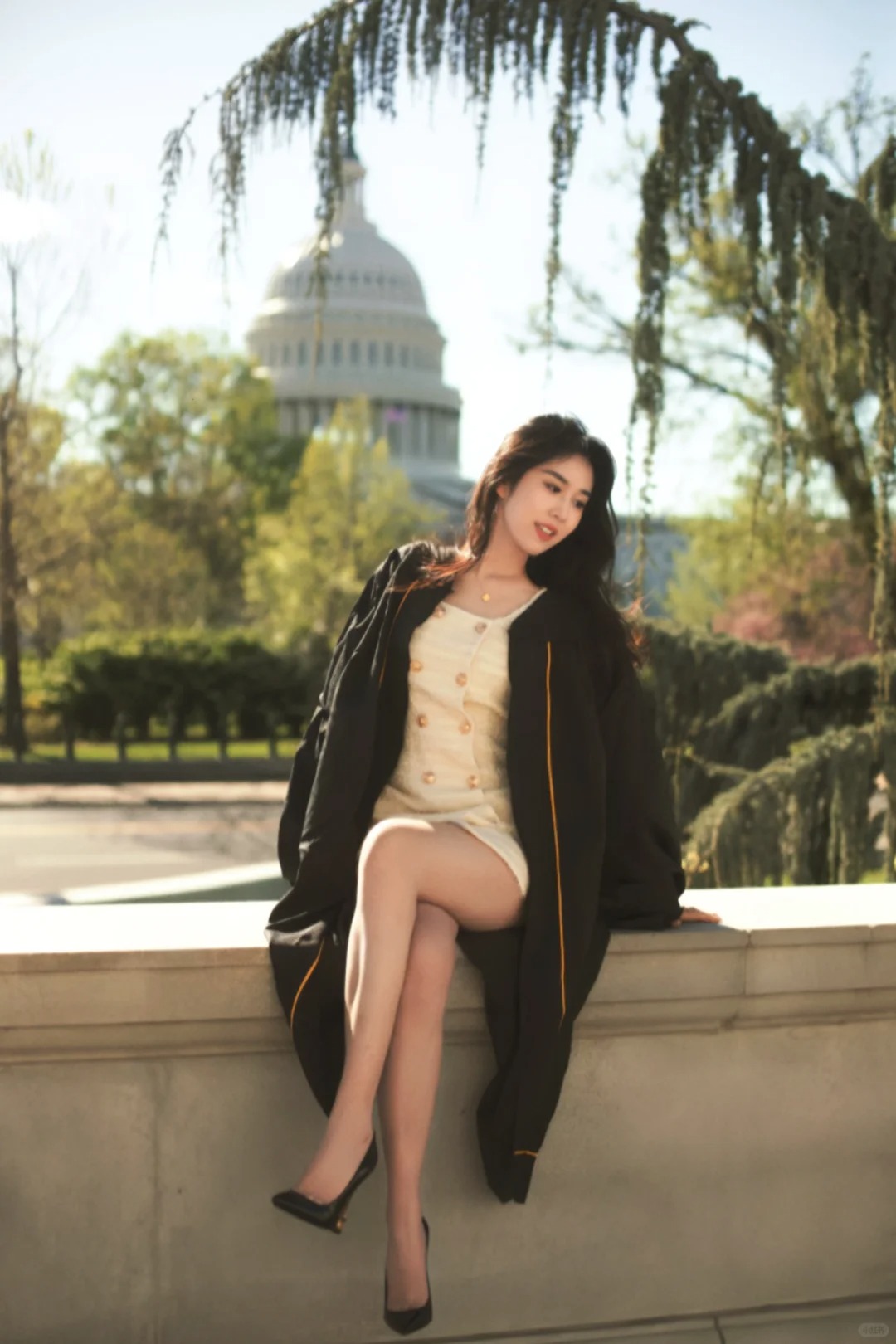 毕业快乐🎓
轻舟已过国会山。