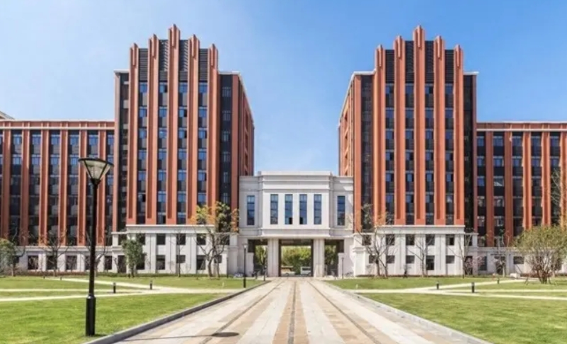 云南昆明云子中学长丰学校简介！有多少学生？如何收费？

一、话说这所2016年诞