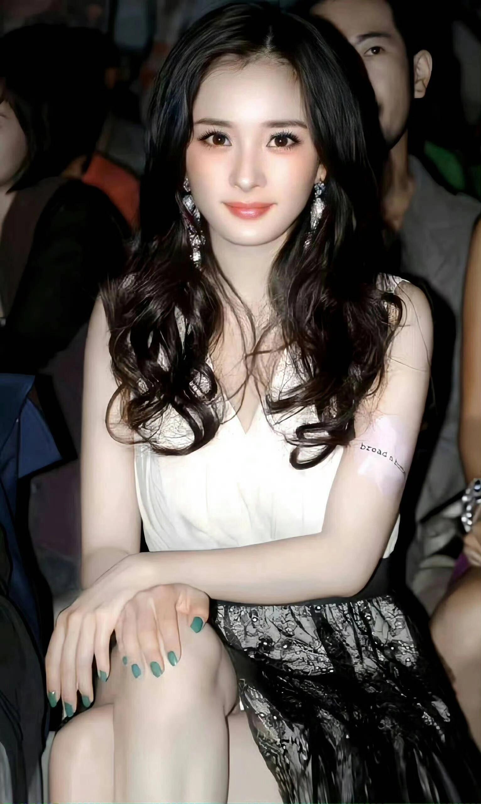 谁能拒绝这样早期的杨幂