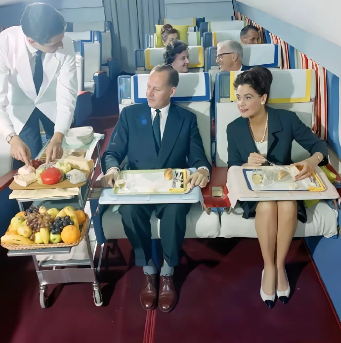 1960年瑞士航空的头等舱，原来60年头等舱，就是坐着。 ​​​
