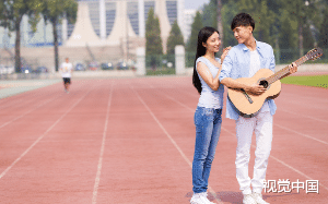 男朋友徐良为学妹解围，与她假扮情侣当众热吻，我要分手他慌了