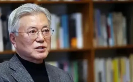 文在寅破釜沉舟、力挽狂澜，从幕后走到台前，不顾个人荣辱得失，亲自下场讨伐尹锡悦和
