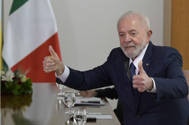 美国《经济学人》报称，在特朗普当选后，巴西总统只能选择中国，因为卢拉曾发言，他将