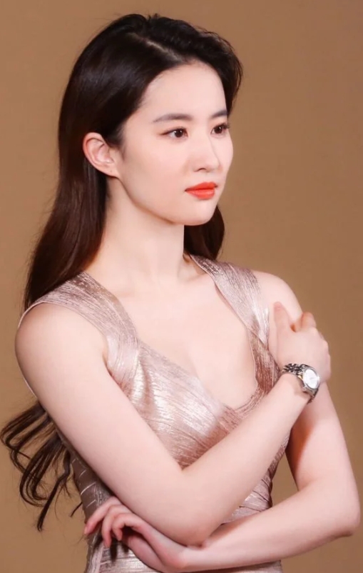 光影中的双生花：刘亦菲与万茜的精湛对决