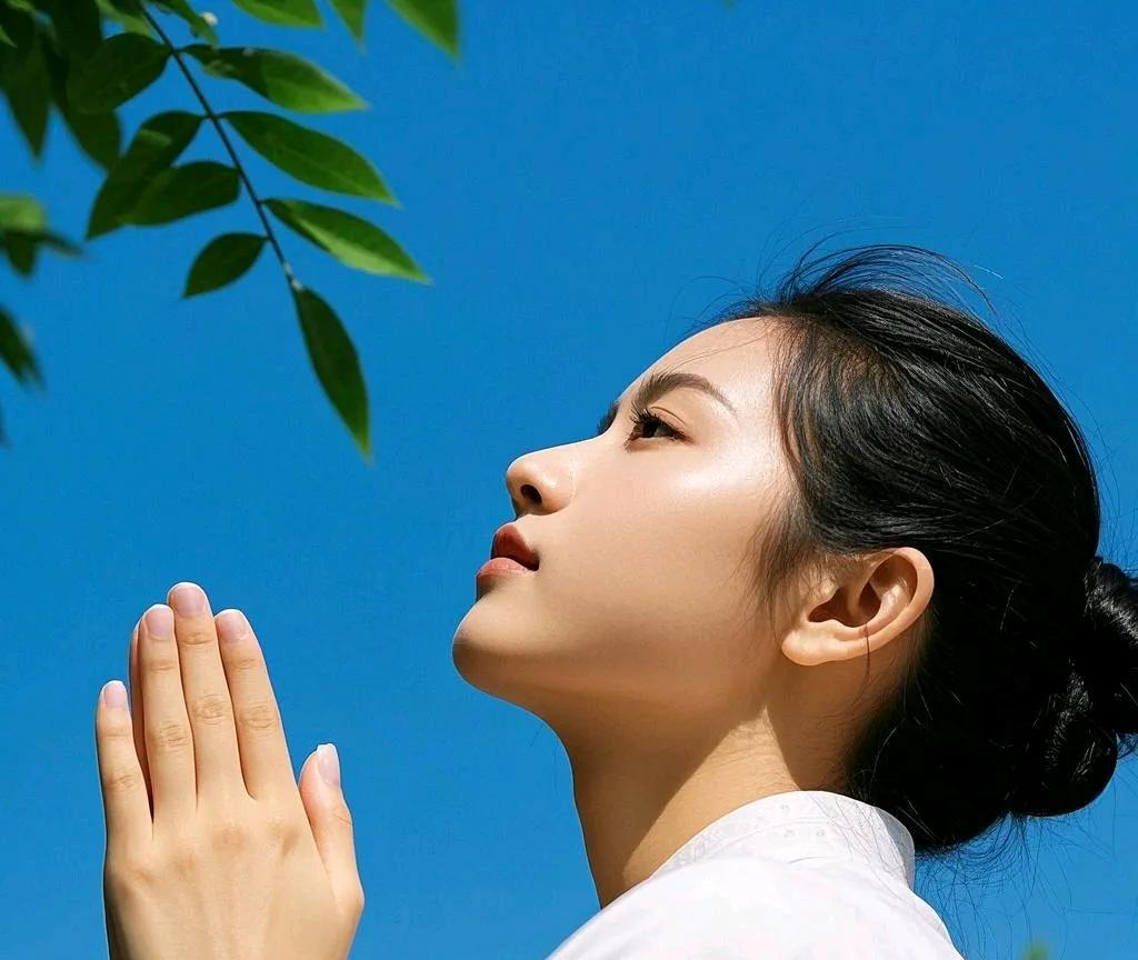 愿你所有心中所求、日夜所盼，皆能如春日繁花绽放，顺遂圆满，美梦成真，得偿所愿，福
